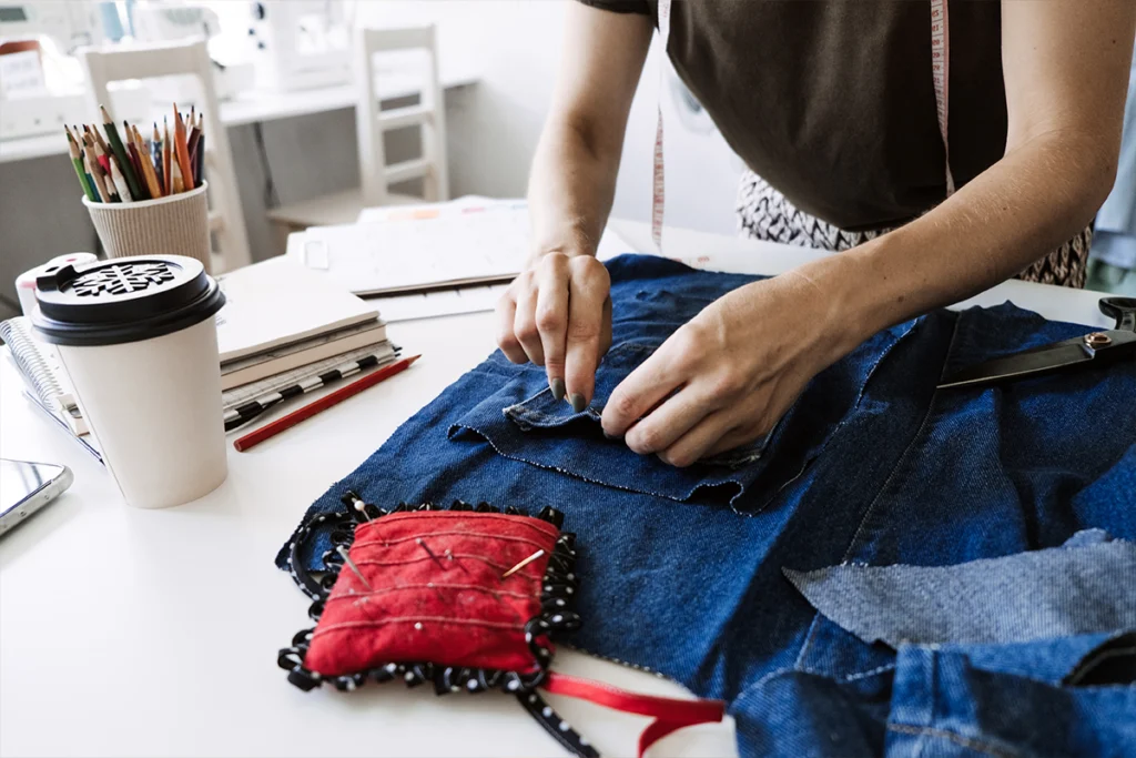 DIY адаптации на дрехи – освежи старите си находки