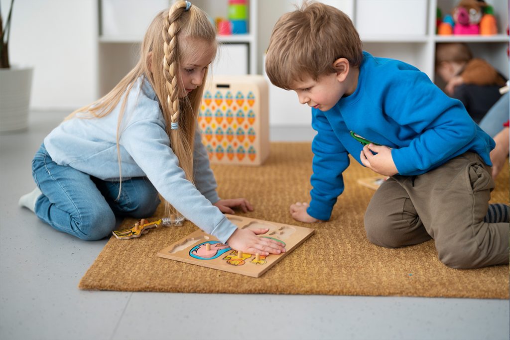 Montessori вкъщи: Как да създадем благоприятна за обучение среда с ежедневни предмети